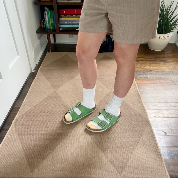 Arizona Big Buckle Leather Birkenstocks. Green. Size 39 - Picture 3 of 9